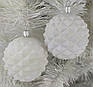 Набір ялинкових іграшок «Шишки» Ø8 см, 6 шт, пластикові, глітер білі, білі з снігом, білі з сріблом, фото 2
