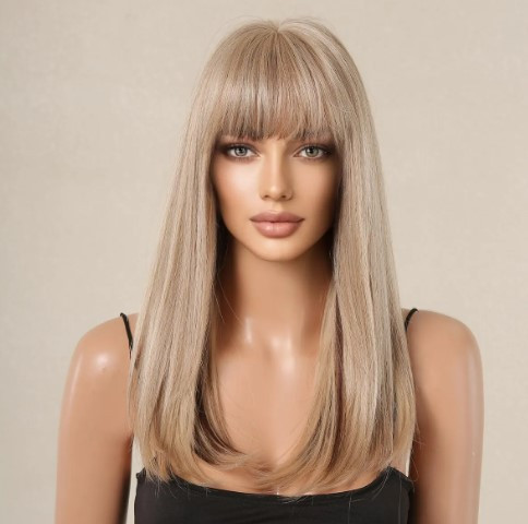Перука блондинки пряма середньої довжини з чубчиком, фото 1