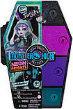 Monster High Twyla HNF82 Лялька Монстр Хай Твайла Шафа з секретами Неон, фото 11