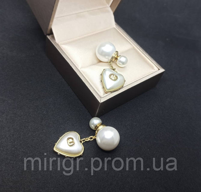 Сережки Dior з перлинами та сердечком топ, ціна: 942 ₴, купити на