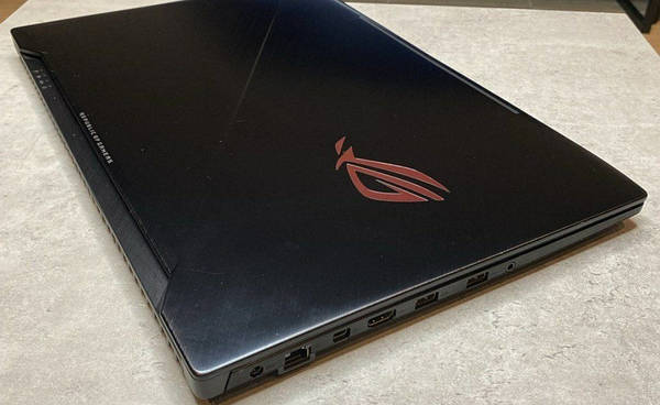 ASUS ROG Strix 17 GTX 1050ti i7 8750h ssd 1Tb 16Gb