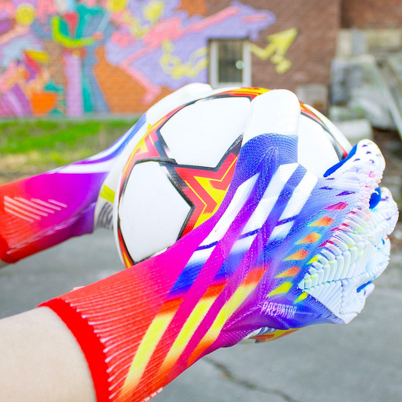 Воротарські рукавиці Adidas Goalkeeper Gloves Predator (тільки 9 розмір в наявності!!!)