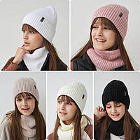 Комплект підлітковий шапка + хомут на дівчинку/фліс р-ри 50-56 см (мікс кв) "SELFI" недорого від прямого постачальника