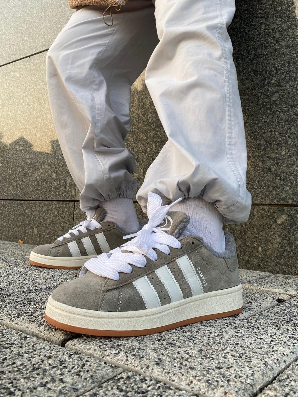 Кросівки зимові Adidas Campus Grey White жіночі сірий з хутром замшеві адідас кампус теплі кеди, фото 1