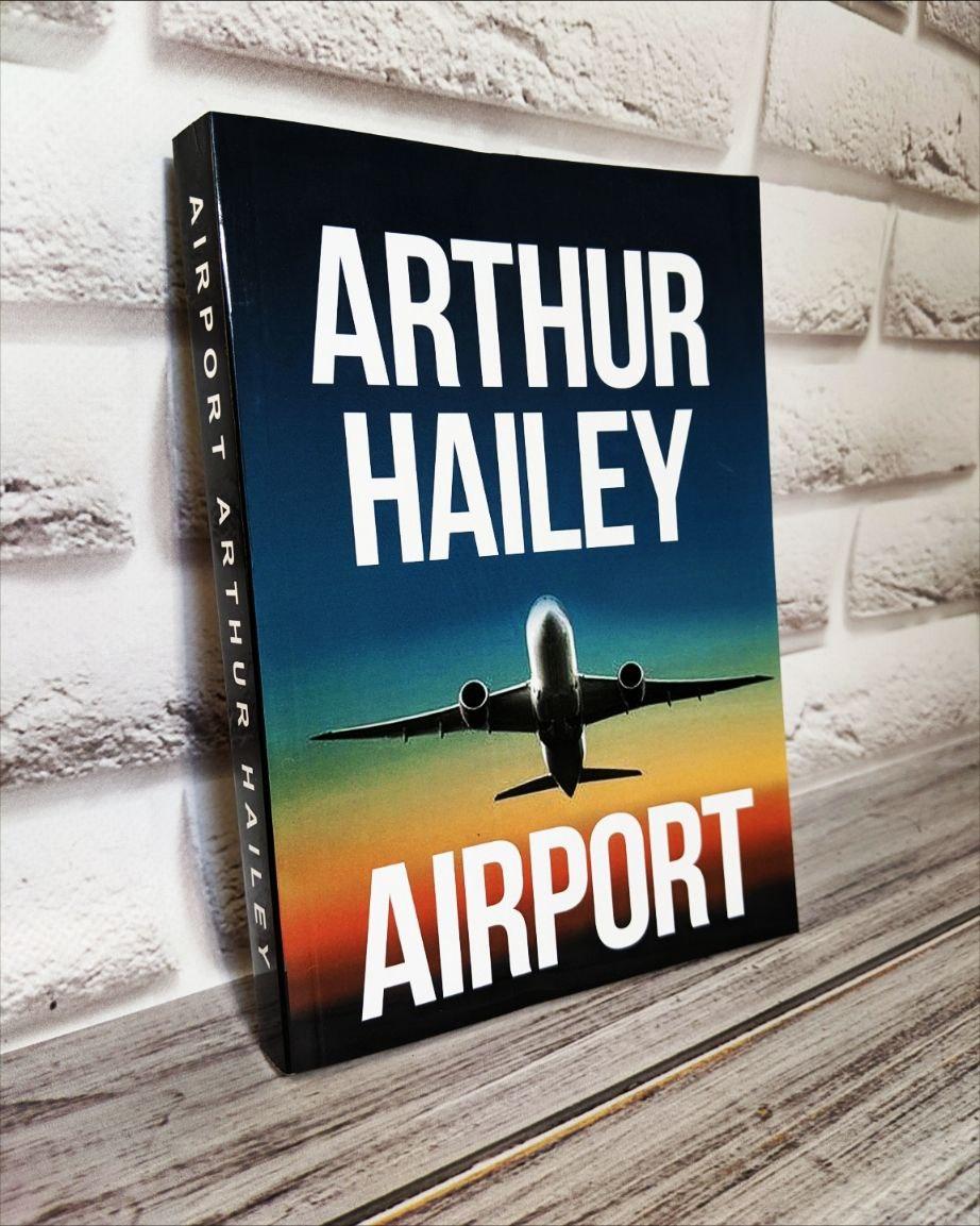 Книга "Airport" (Аеропорт), англійською мовою Артур Гейлі, фото 1