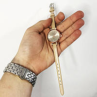Стильные бежевые наручные часы женские. С блестящим ремешком. В чехле. RN-167 Модель 17477 (WS)