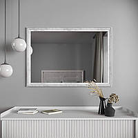 Белое зеркало для макияжа навесное 68х98 в уской раме, красивые зеркала для спальни на стену прямоугольные
