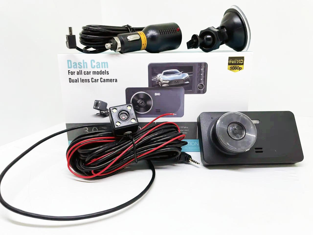 Відеореєстратор DVR Dash Cam T695 з 3 камерами