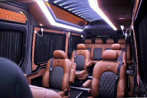Микроавтобус Mercedes Sprinter черный VIP класса аренда с водителем - фото 10 - id-p2012045256