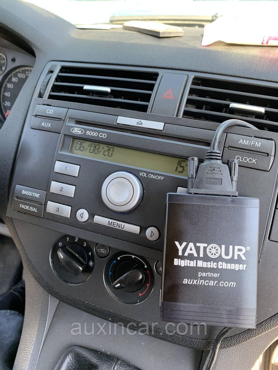 Флеш аукс адаптер Yatour YTM06-FRD2 new Ford Fiesta/ Focus/ Fusion/ C-Max/ Transit
