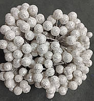 Калина декоративная в серебрянном глитере 20 веток/40 ягод, цвет белый