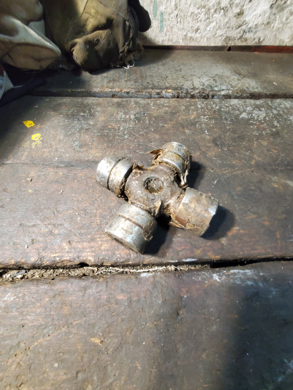 Крестовина хрестовина кардана автомбиля ЗИЛ-130 ЗИЛ-131 идеал новая ...