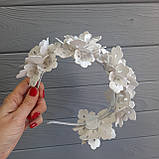 Обруч для ранковика — Біла квітка з блискітками, фото 3