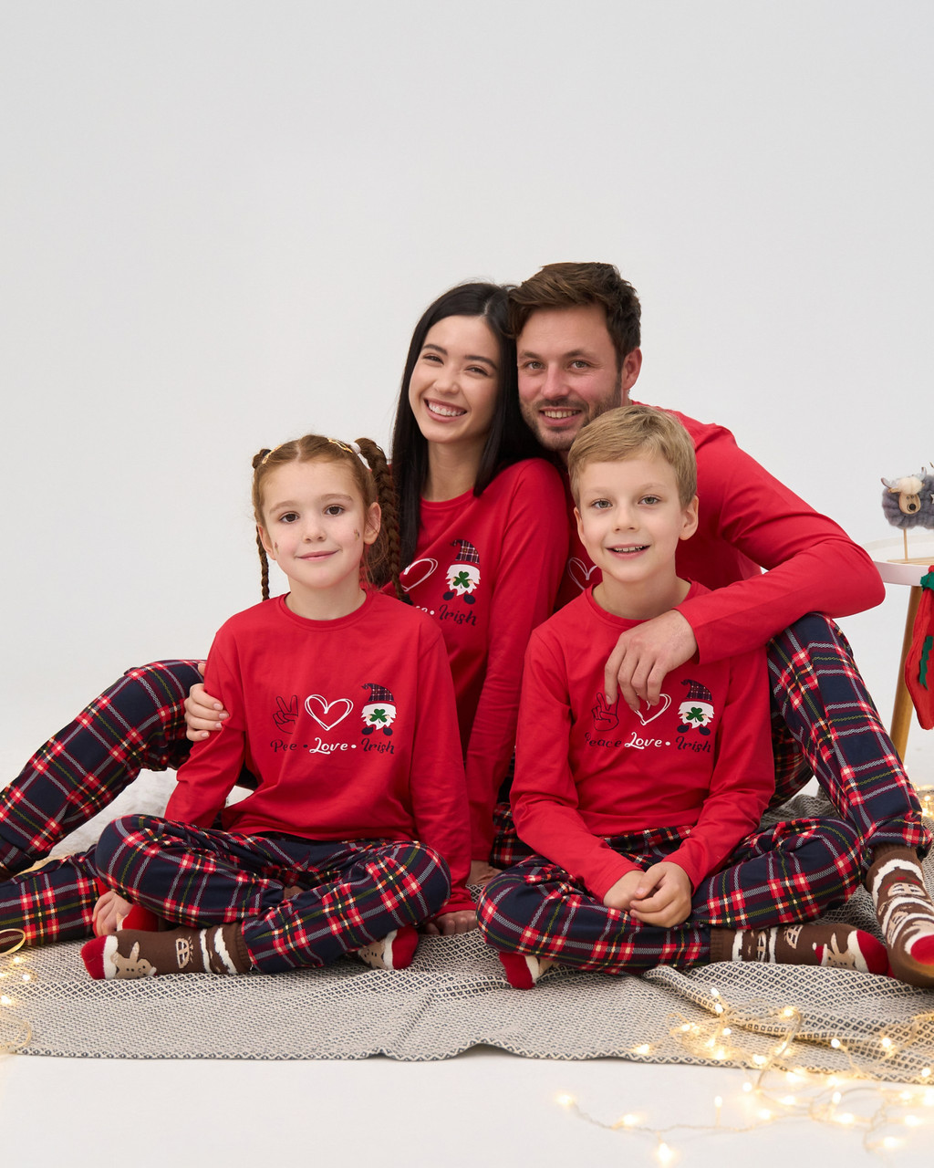 Жіноча піжама зі штанами Merry Christmas-парні для всієї родиниЖіноча піжама зі штанами - мир та любов парні піжами для всієї роди