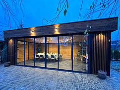 Альтанка з панорамними вікнами