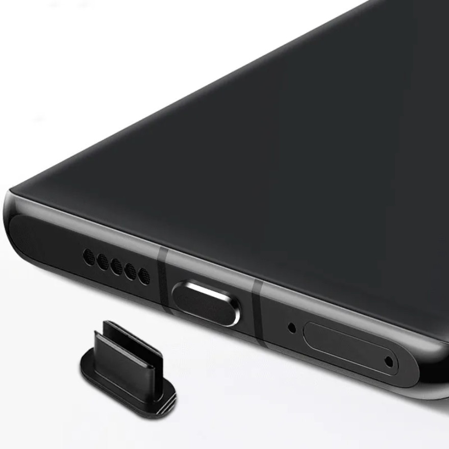 Заглушка USB-C для iPhone 15 Чорна