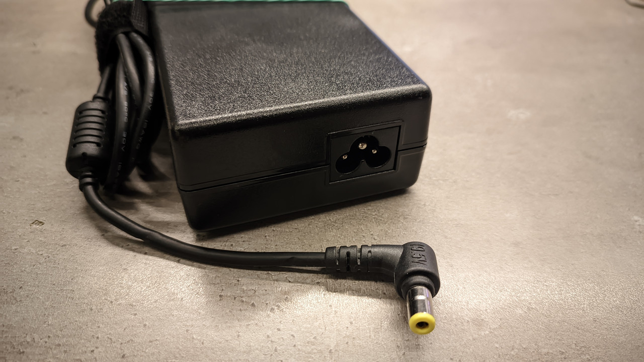 Зарядний пристрій 6.3x3.0 mm pin 7,7A 19,5V 150W Lenovo оригінал бу, фото 1