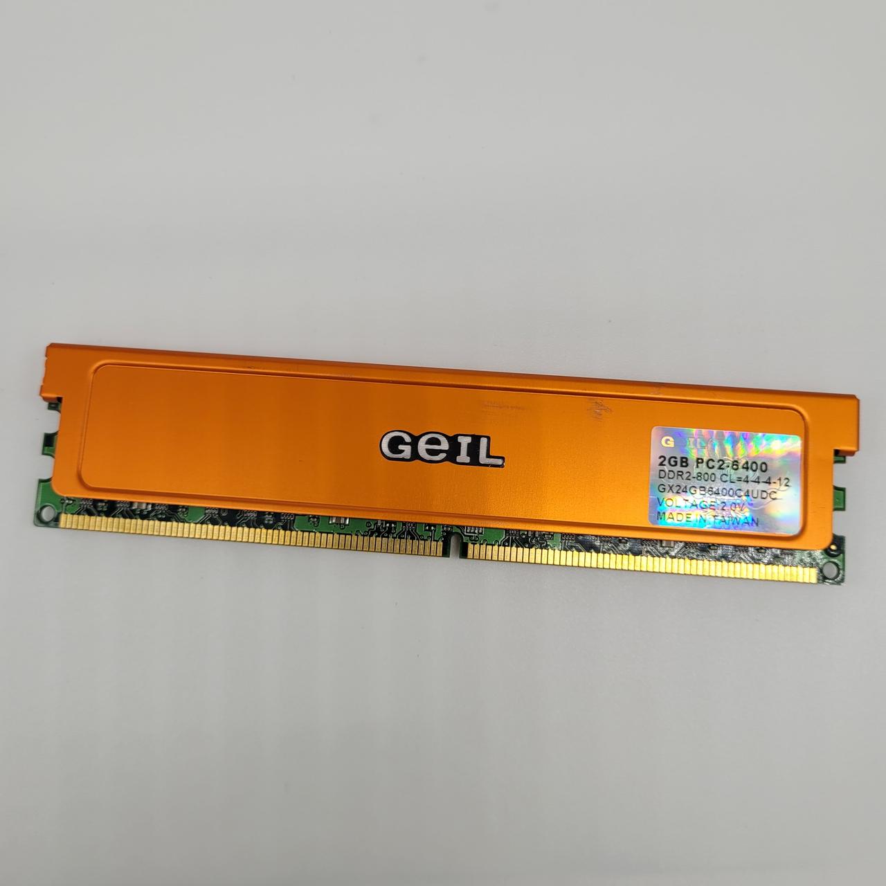 Ігрова оперативна пам'ять Geil DDR2 2Gb 800MHz PC2 6400U 2R8 CL4 (GX24GB6400C4DC) Б/В