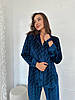 Стильна жіноча піжама оксамитова FENDI сорочка і штани (Фенді) синя, фото 2