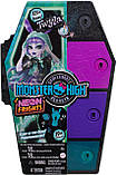 Лялька Монстер Хай Твайла Секрети в шафі Neon Frights Monster High Twyla Doll HNF82 Mattel Оригінал, фото 2