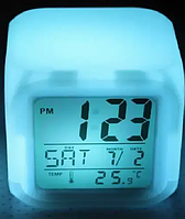 Годинник хамелеон 7 основних кольорів з термометром будильником та підсвічуванням