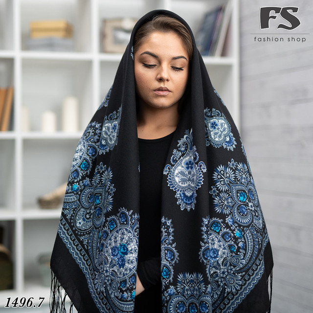 велика чорна хустина