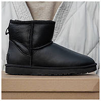 Мужские / женские зимние UGG Classic Mini Black Leather, унисекс черные кожаные угги классик мини ботинки уги