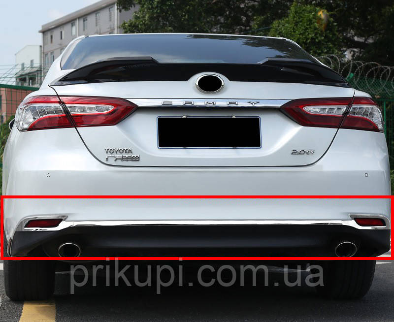 Хромована накладка на задній бампер Toyota Camry 70 (2018 - 2020 р.)