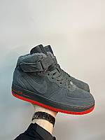 Мужские зимние кроссовки Nike Air Force 1 серые с красным с мехом замшевые до -21*С Найк Аир Форс
