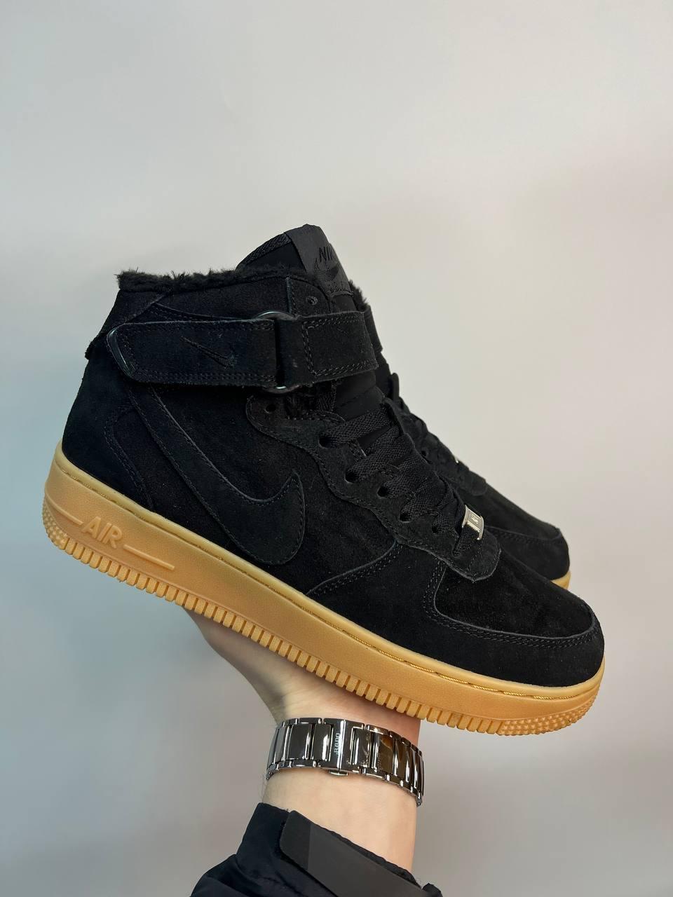 Зимові чоловічі кросівки Nike Air Force 1 чорні з бежевим з хутром замшеві до -21*С Найк Аір Форс