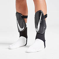 Футбольные щитки c защитой голеностопа Nike Charge Shin Guard (чёрный/белый) SP2164-010 Размер EU: L