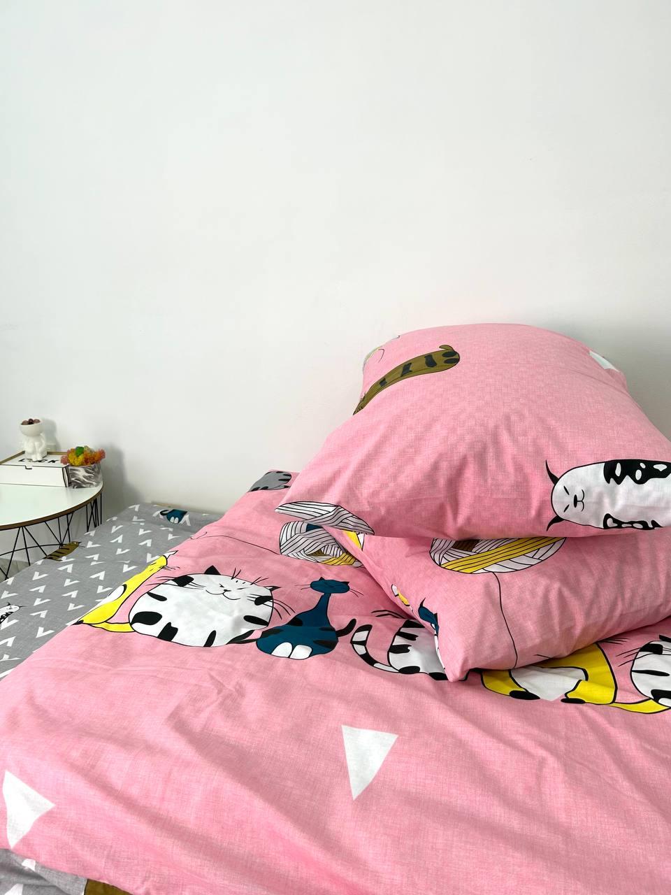 Семейный комплект постельного белья "Розовые клубочки" розовый с котиками - фото 7 - id-p1911470153