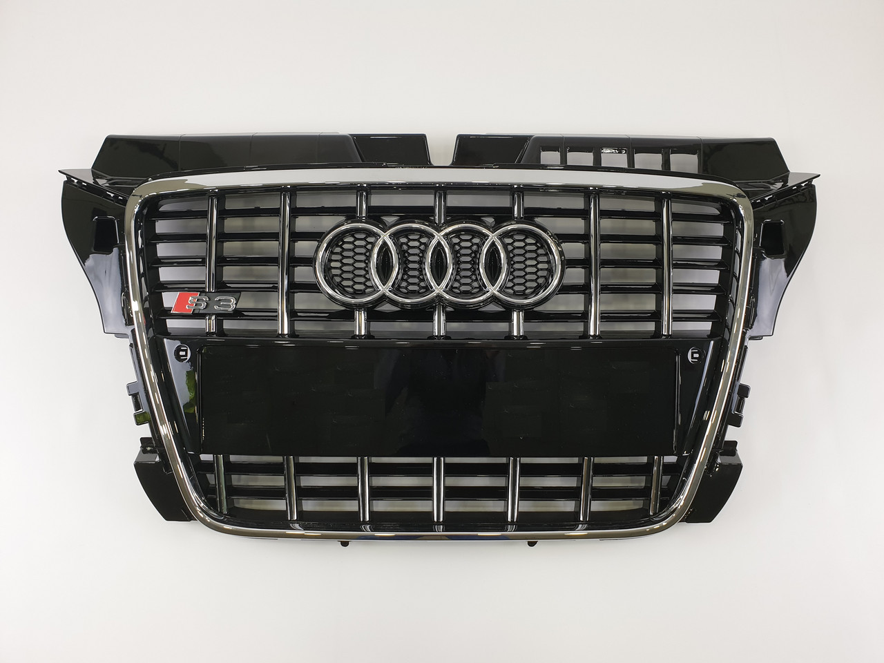 Решетка радиатора Audi A3 2008-2012год Черная с хромом (в стиле S-Line) - фото 2 - id-p2032191657