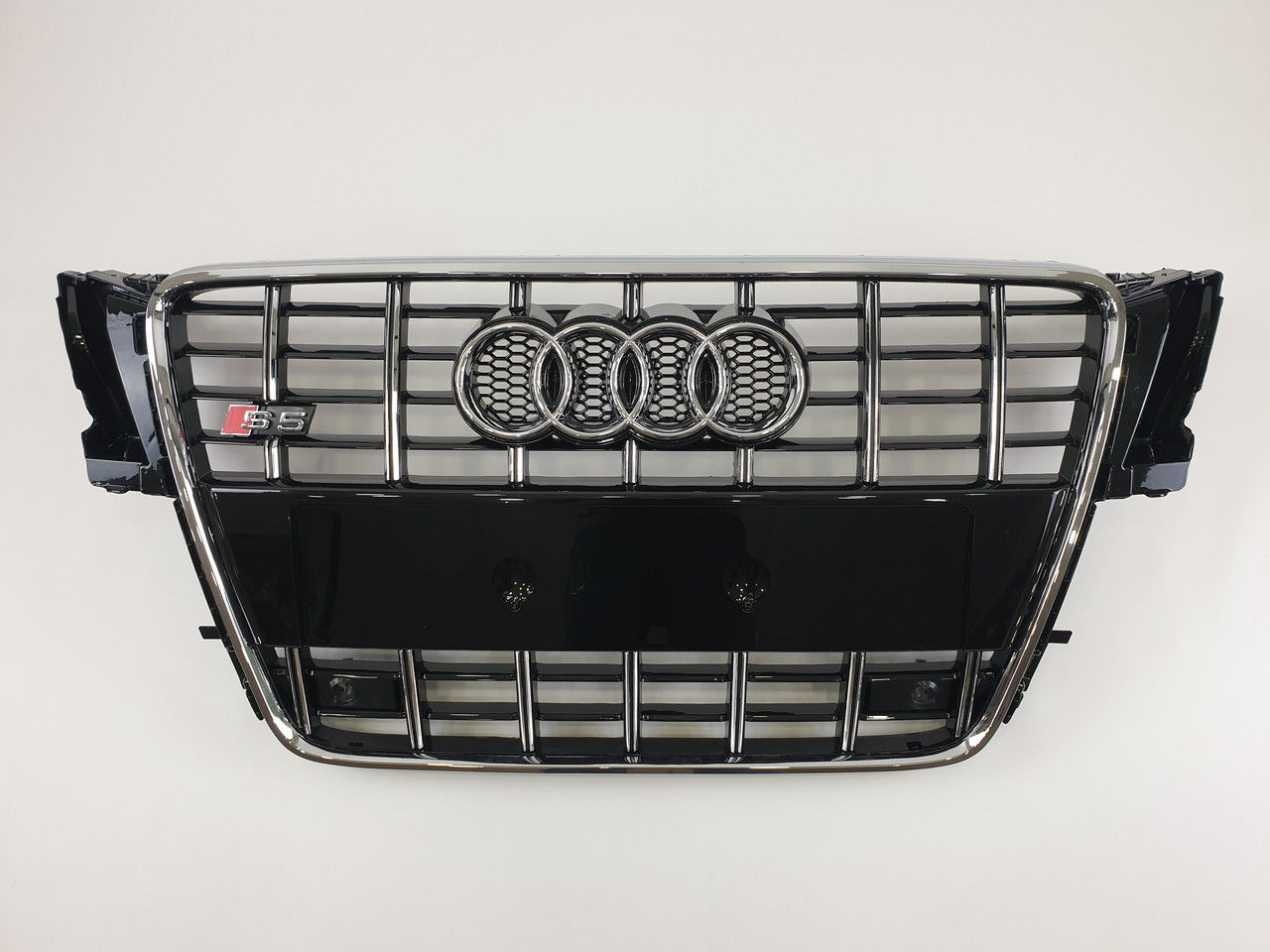 Решетка радиатора Audi A5 2007-2011год Черная с хромом (в стиле S-Line) - фото 1 - id-p2032191667