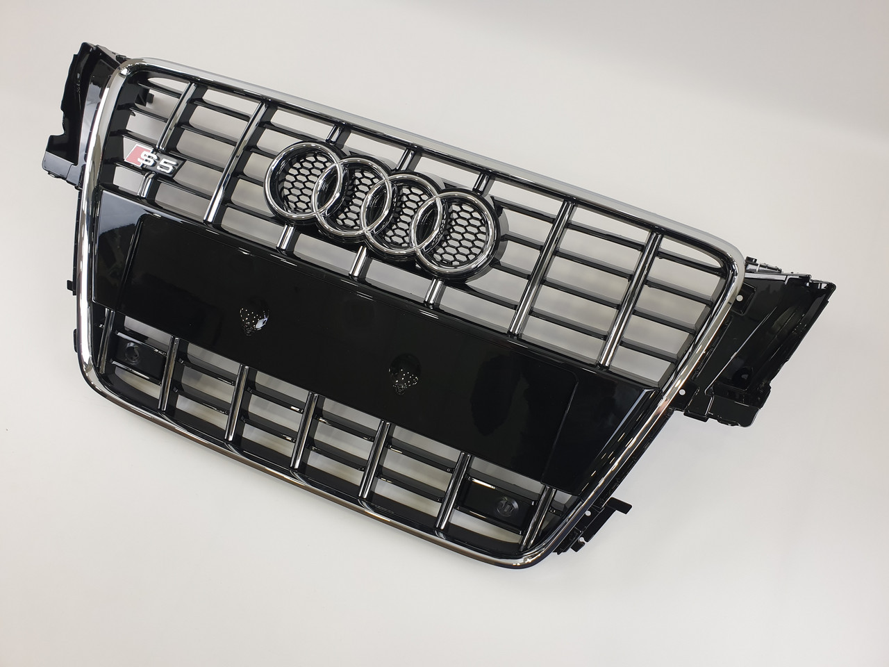 Решетка радиатора Audi A5 2007-2011год Черная с хромом (в стиле S-Line) - фото 2 - id-p2032191667