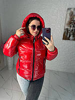 Женская зимняя красная куртка короткая на молнии