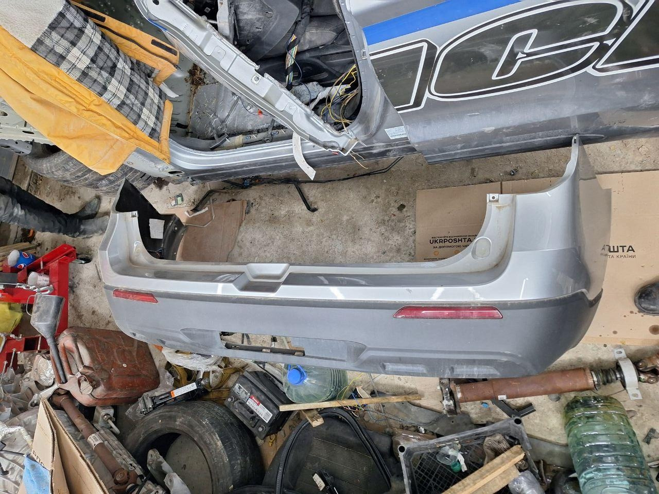 Бампер у зборі під фаркоп верх + низ + катафоти Ford Explorer 6 2020 б/у оригінал, фото 1