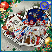 Готовый вкусный новогодний набор с печеньем и батончиками, подарочные наборы с носками и конфетами