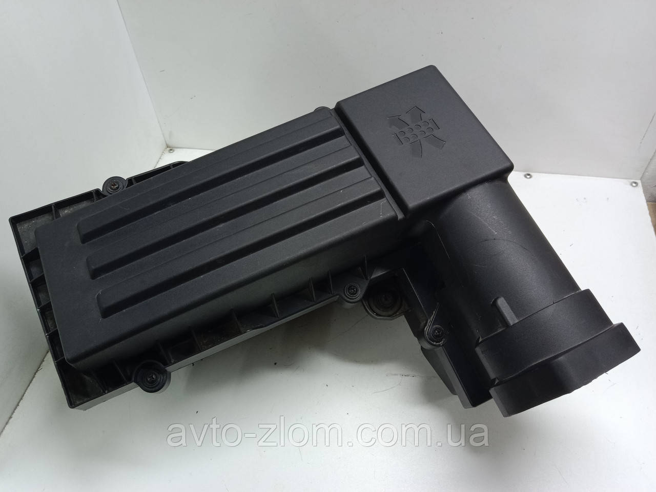 Корпус повітряного фільтра Volkswagen Passat CC, B6, B7 1,8 - 2,0 TSI. 1K0129601BC, 1K0129607AG.