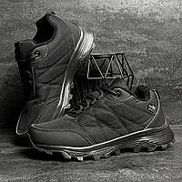 Чоловічі зимові чорні кросівки з водовідштовхуючою поверхнею