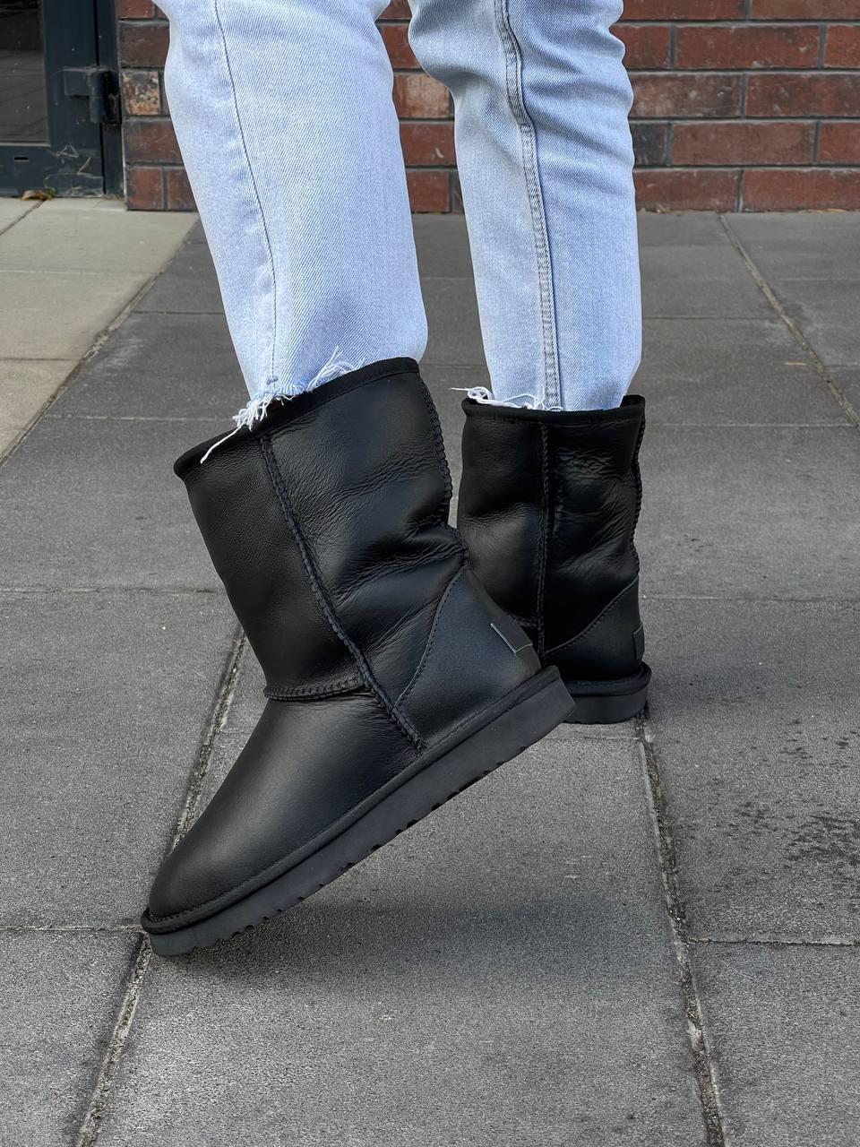 Чоботи жіночі зимові чорні Ugg Classic Short II Black Leather (13869)