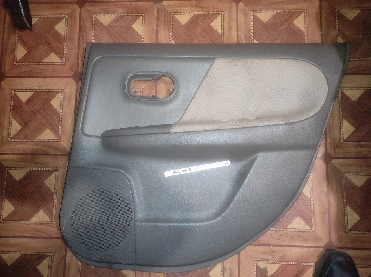 №22 Карта дверей (обшивка) задня права для Nissan Note 06-09
