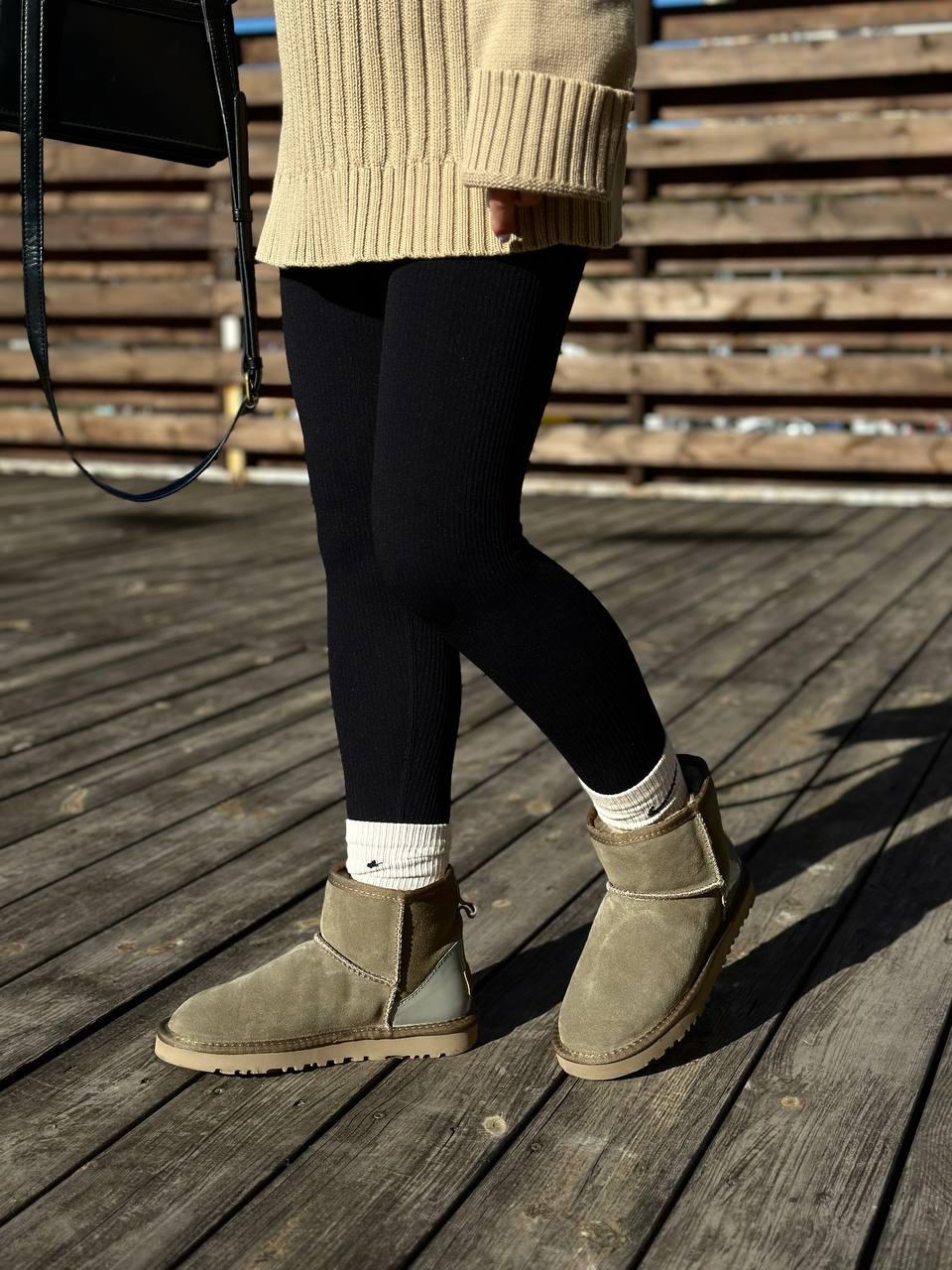 Жіночі зимові чоботи Ugg Classic Mini Mokko Suede (бежевий/моко) короткі теплі уги з хутром UG073 vkros