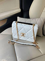 Женская сумка Chanel White (белая) красивая роскошная сумочка на длинной декоративной цепочке Gi5187 тренд