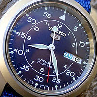 Наручные мужские механические. классические часы Seiko 5 Automatic Military-SNK807K2