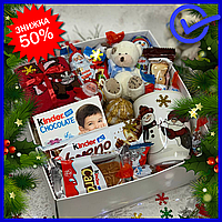 Шоколадный новогодний подарочный набор с батончиками и печеньем, подарок с новогодними носками и чашкой