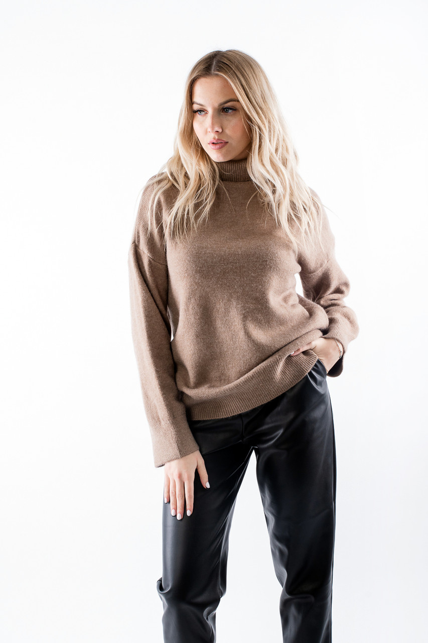 Светр оверсайз з горловиною бежевий 66010 ONE SIZE (2000000116051), фото 1