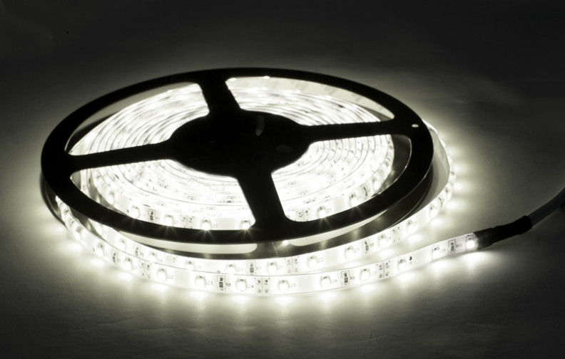Світлодіодна Led-стрічка SMD 3528 на 60 діодів в 1 метрі, 5 Вт/1 м, білий теплий колір, герметична, фото 1