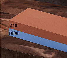 Двосторонній точильний камінь для ножів, набір з водного каменю з  гумовою рамкою-підставкою 240/1000