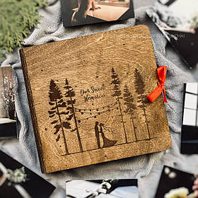 Фотоальбом з дерев'яною обкладинкою на подарунок на весілля, річницю, день народження, ювілей
